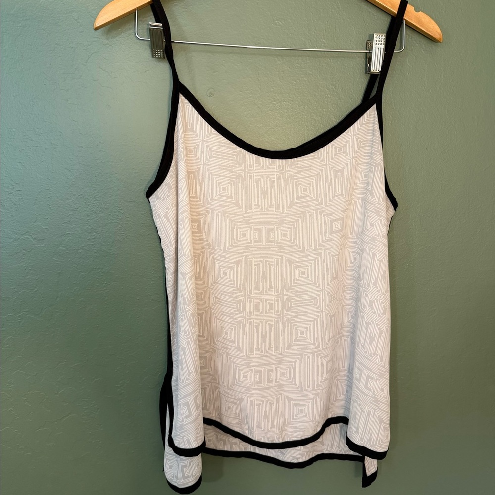 Harlowe & Graham White & Black Trim Geometric Print Tank Top - Medium